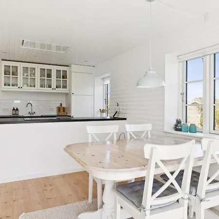 3 Bedroom Lovely In 度假居 斯莱格思